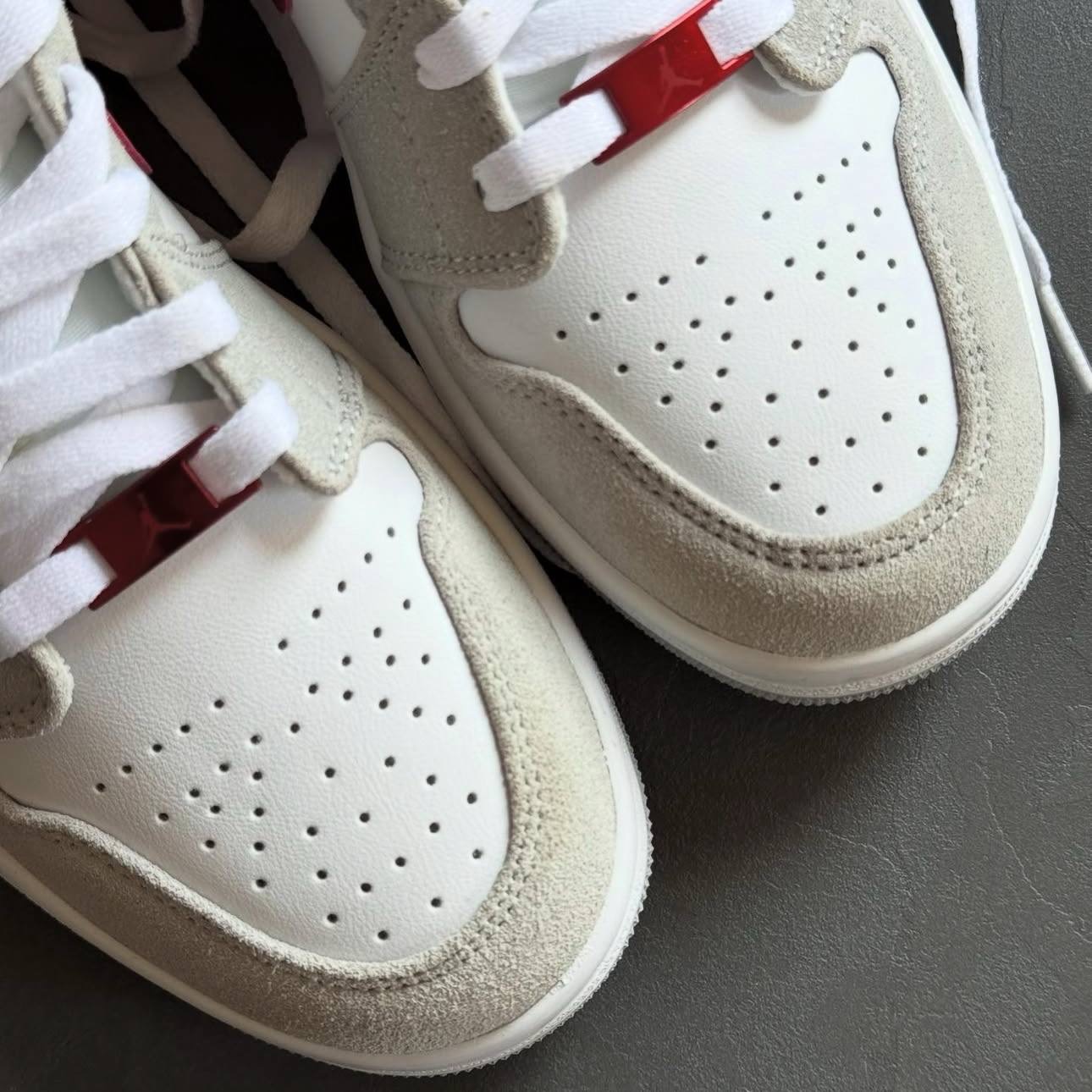 ایر جردن وان اسموک گری رد Nike Air Jordan 1 Low Light Smoke Grey Gym Red 94
