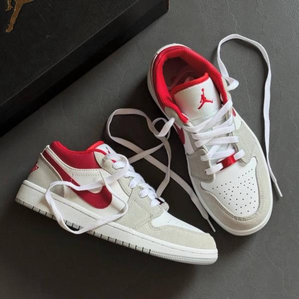 ایر جردن وان اسموک گری رد Nike Air Jordan 1 Low Light Smoke Grey Gym Red 94