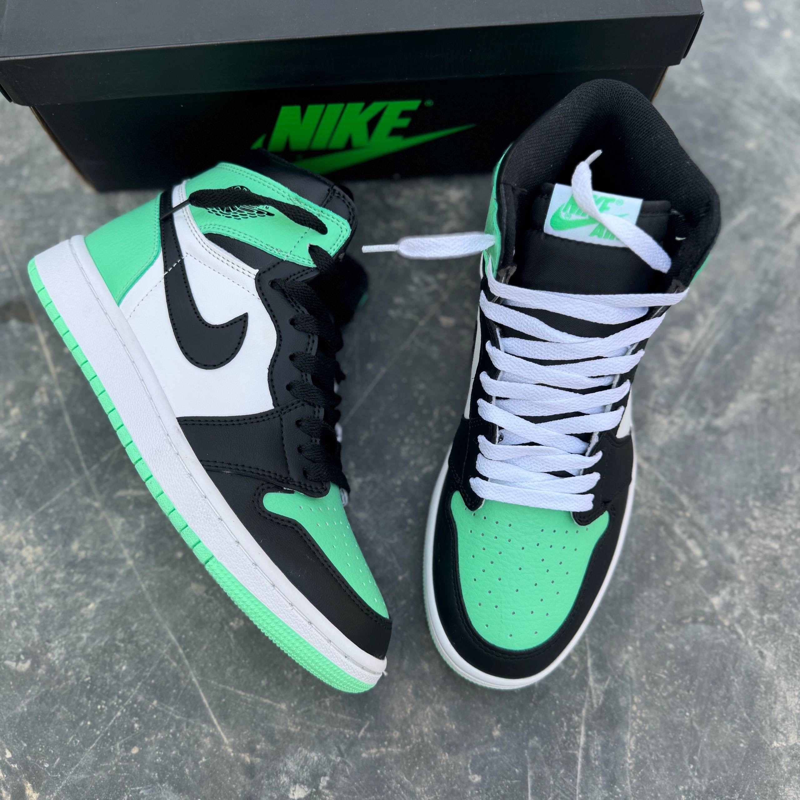 نایک ایر جردن1 رترو های اوجی گرین گلو Jordan 1 Retro High OG Green Glow 73