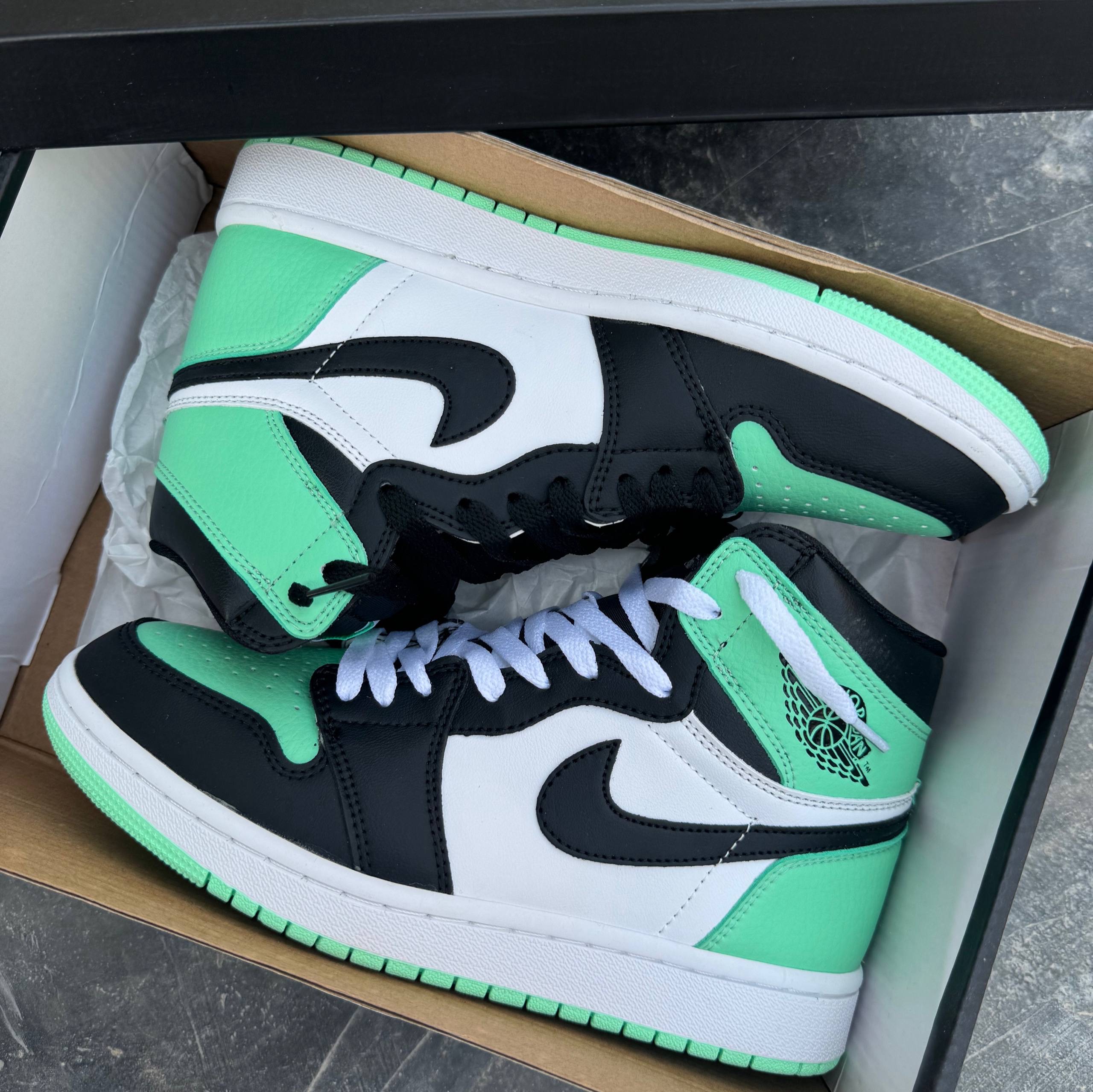 نایک ایر جردن1 رترو های اوجی گرین گلو Jordan 1 Retro High OG Green Glow 73