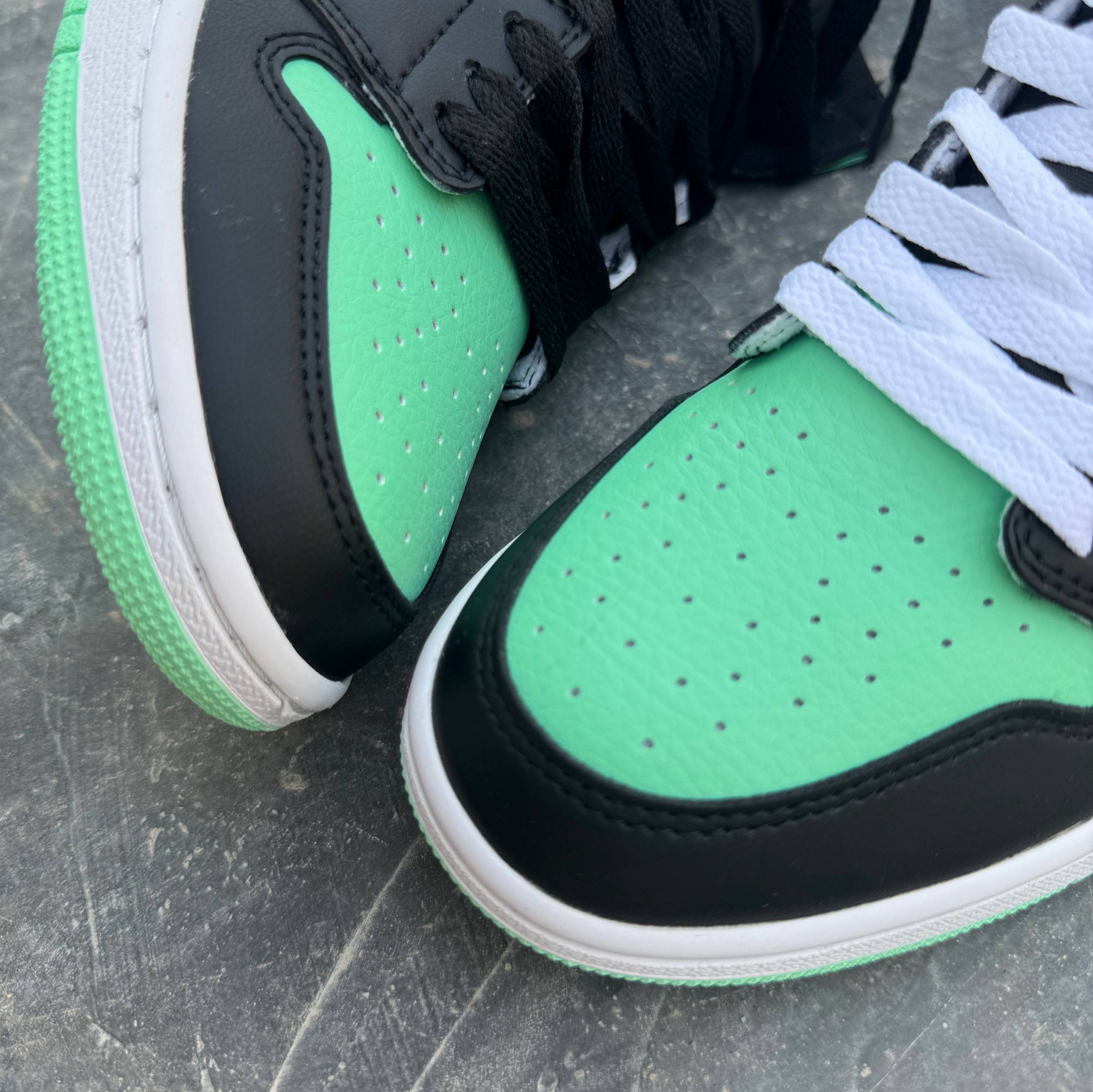 نایک ایر جردن1 رترو های اوجی گرین گلو Jordan 1 Retro High OG Green Glow 73