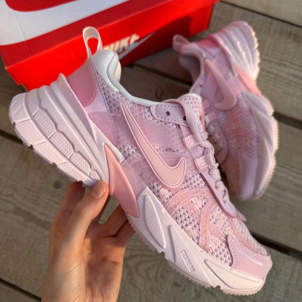 نایک وی تو کی ران صورتی Nike V2K Run  64