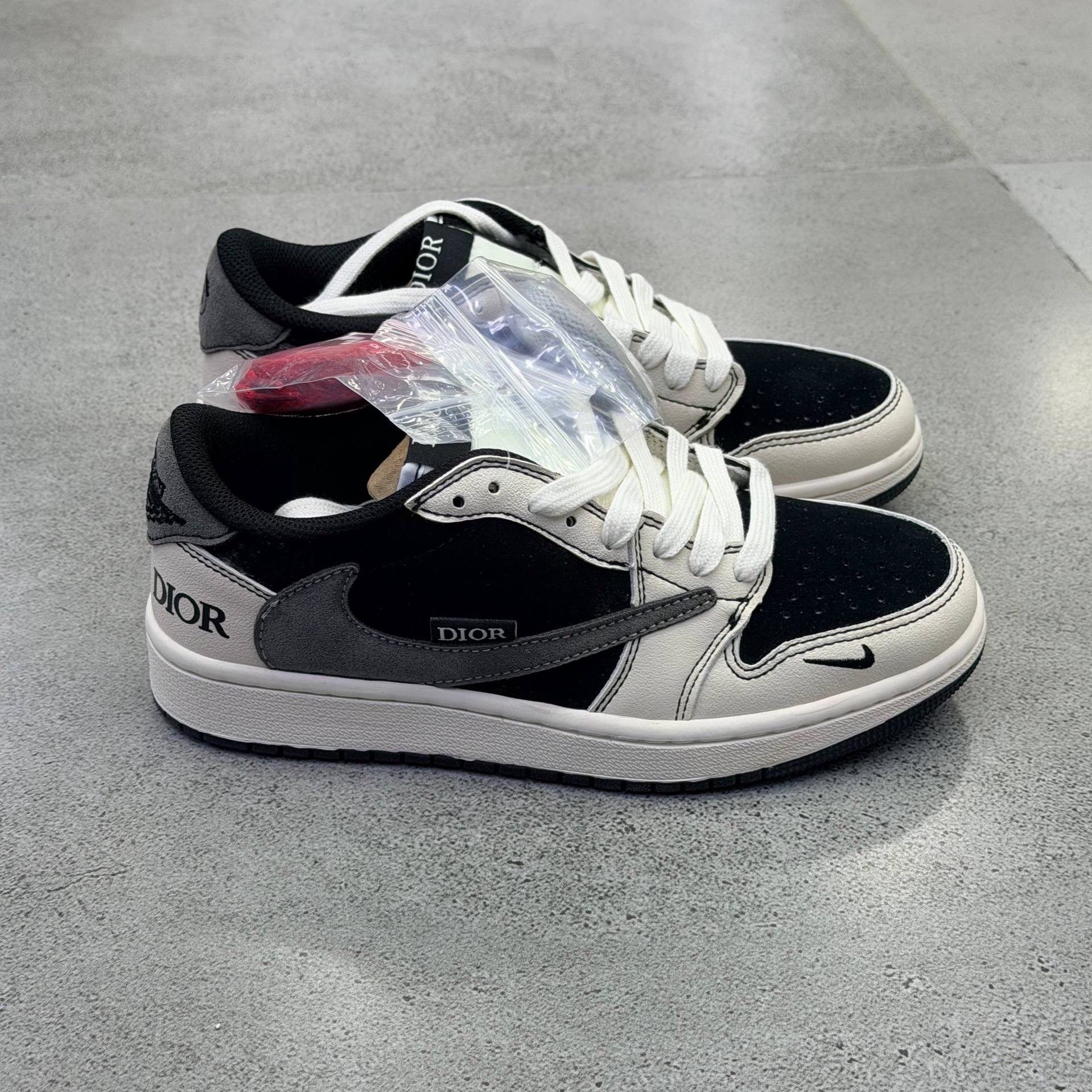 ترویس اسکات دیور Nike Air Jordan 1 Low OG SP Travis Scott x Dior. 10279