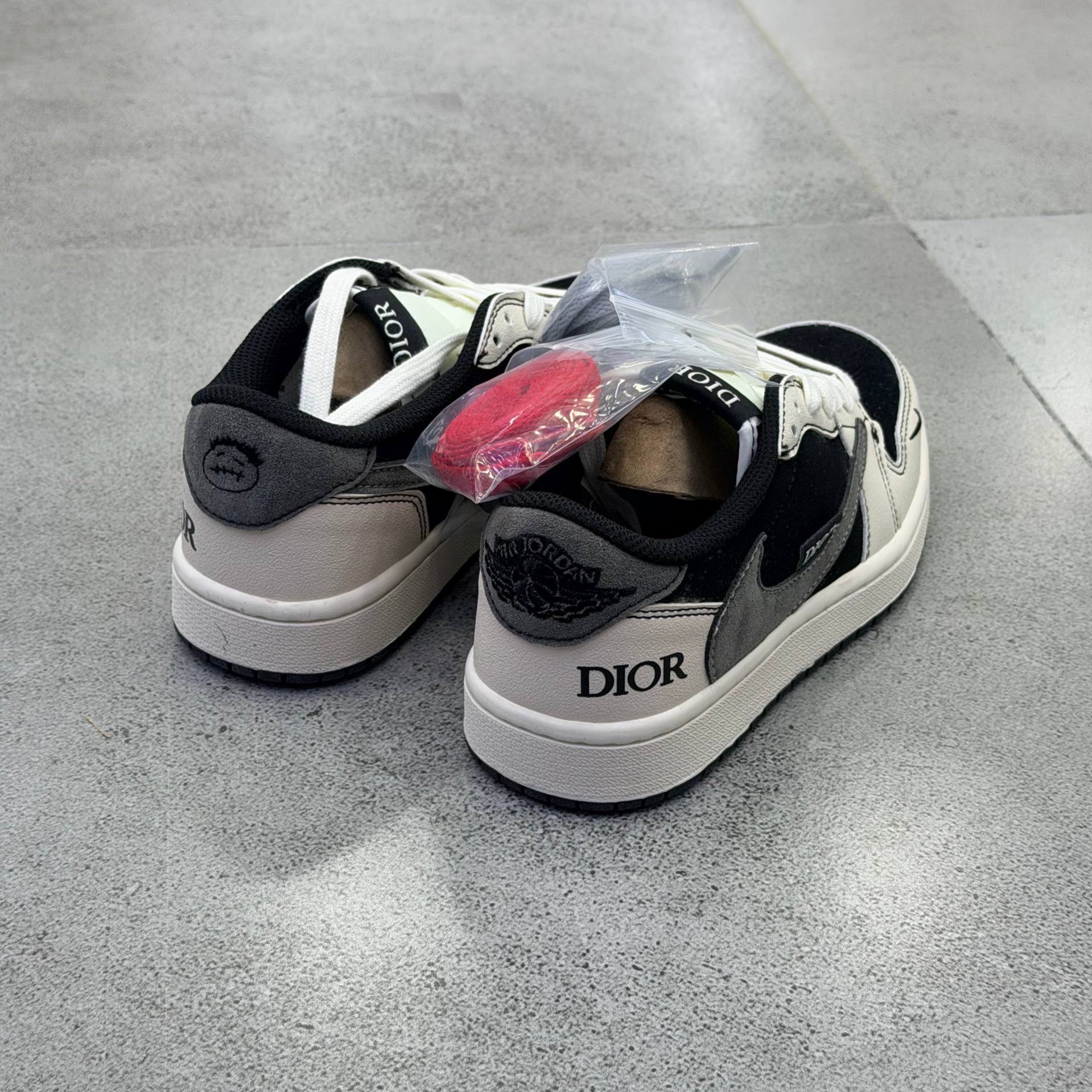 ترویس اسکات دیور Nike Air Jordan 1 Low OG SP Travis Scott x Dior. 10279