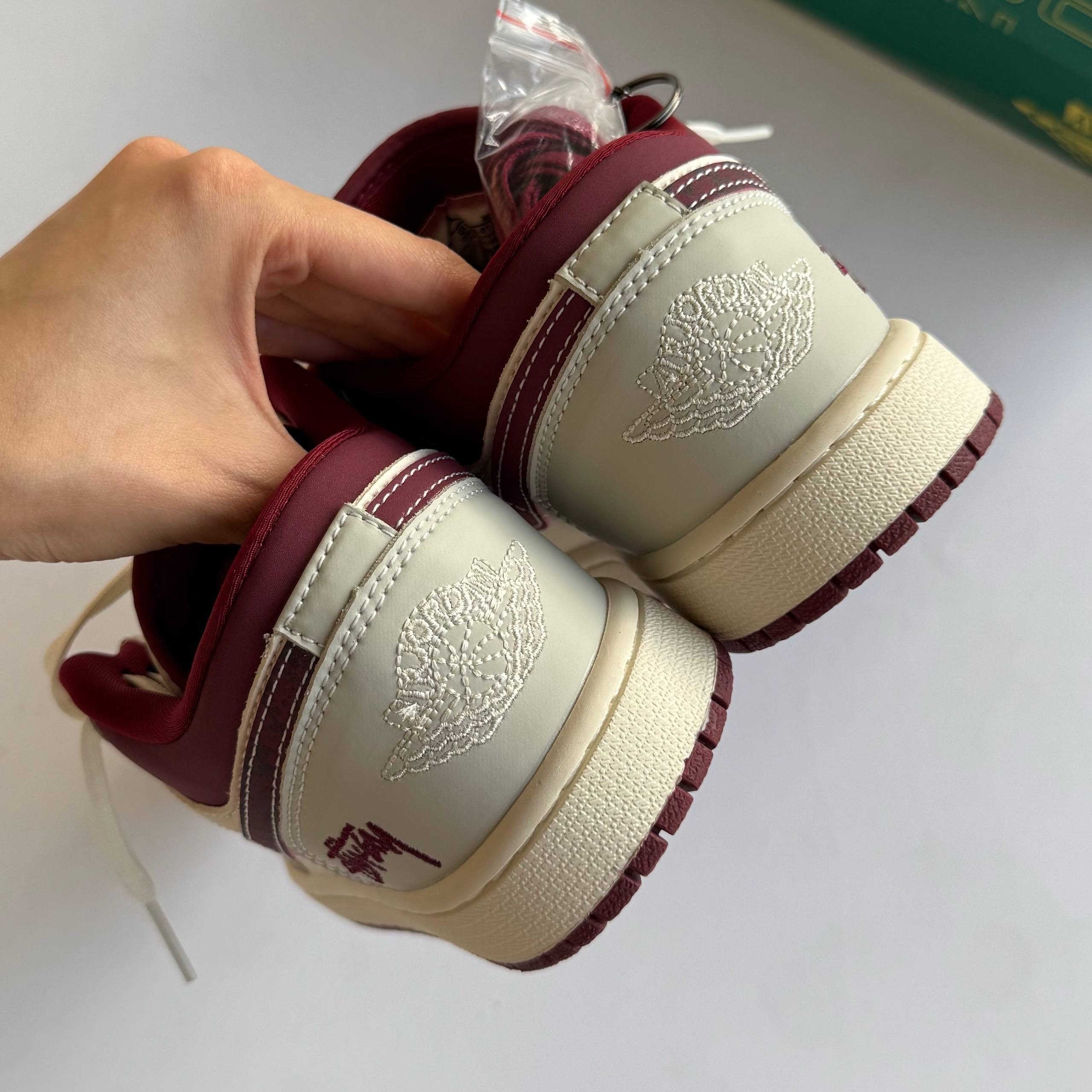 نایک ایر جردن وان استوسی Nike Air Jordan 1 10287