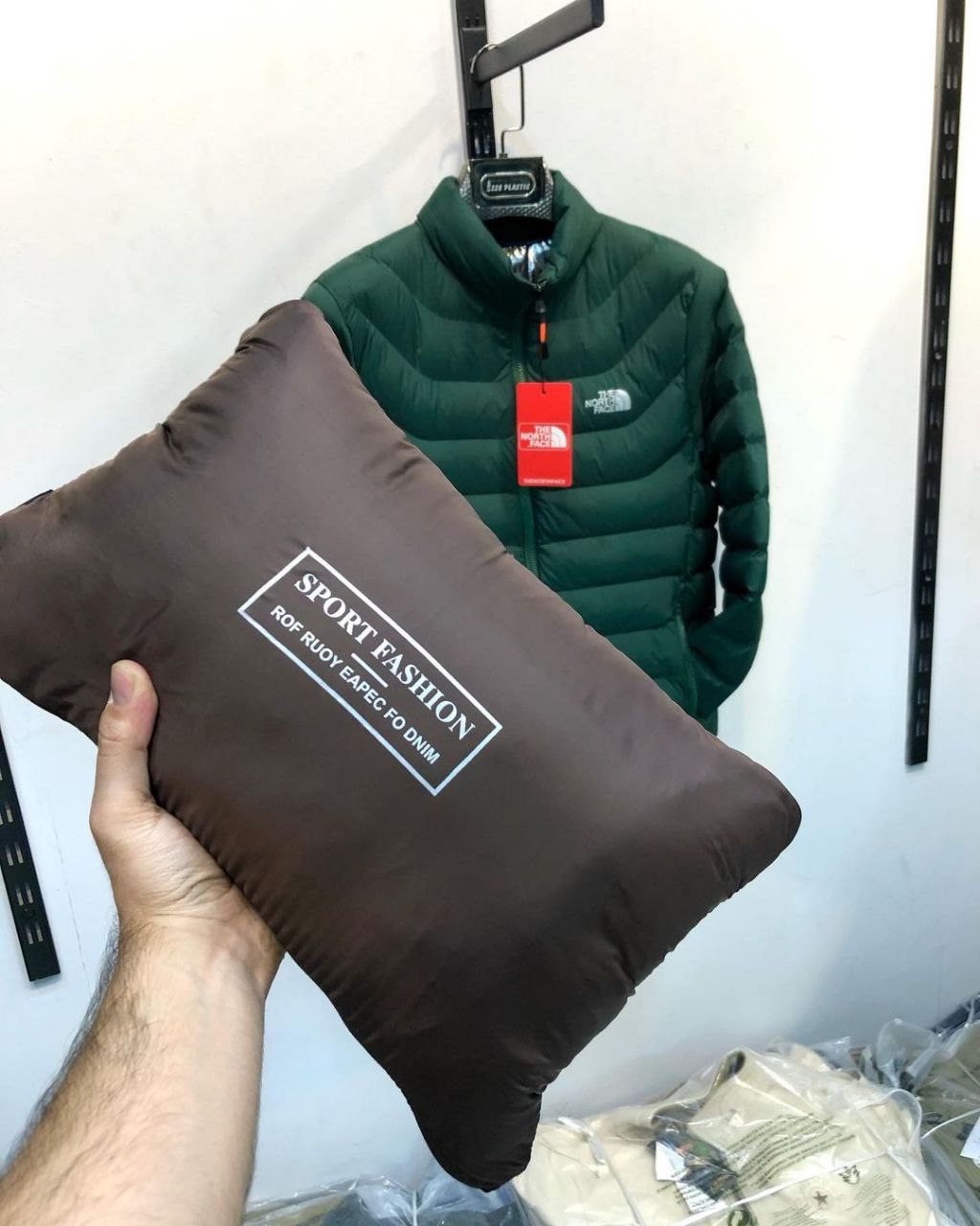 کاپشن اسپورت تاشو North face کد 2266N