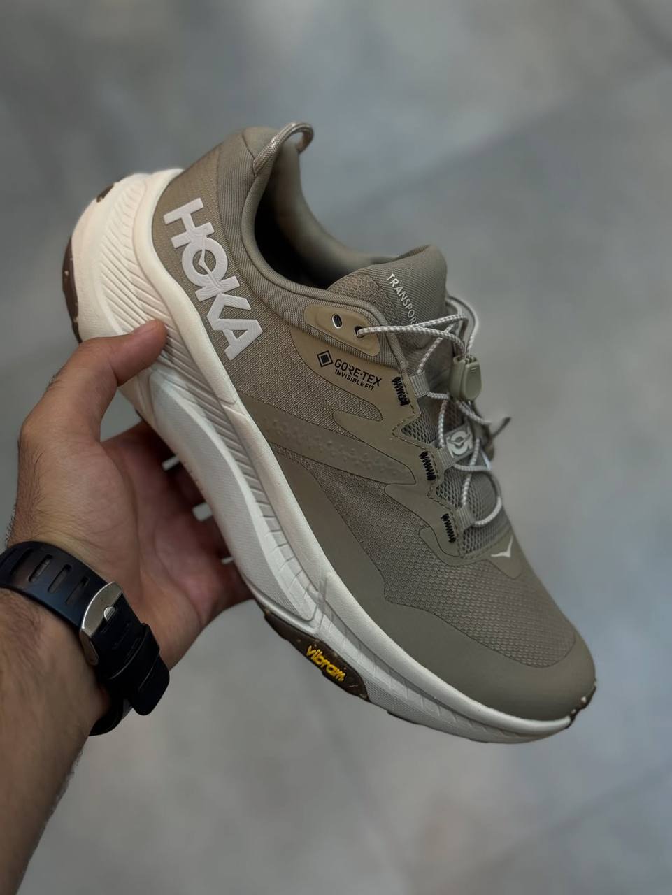 کفش هوکا ترنسپورت شکلاتی زیره سفید کد 