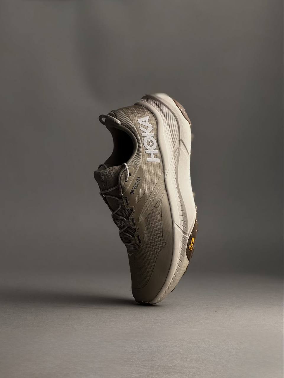 کفش هوکا ترنسپورت شکلاتی زیره سفید کد 