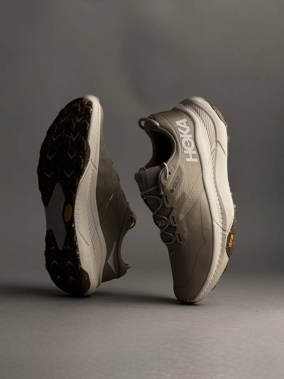 کفش هوکا ترنسپورت شکلاتی زیره سفید کد 