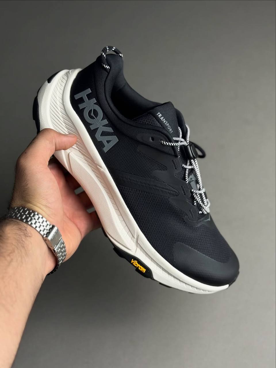 کفش هوکا ترنسپورت مشکی زیره سفید کد 