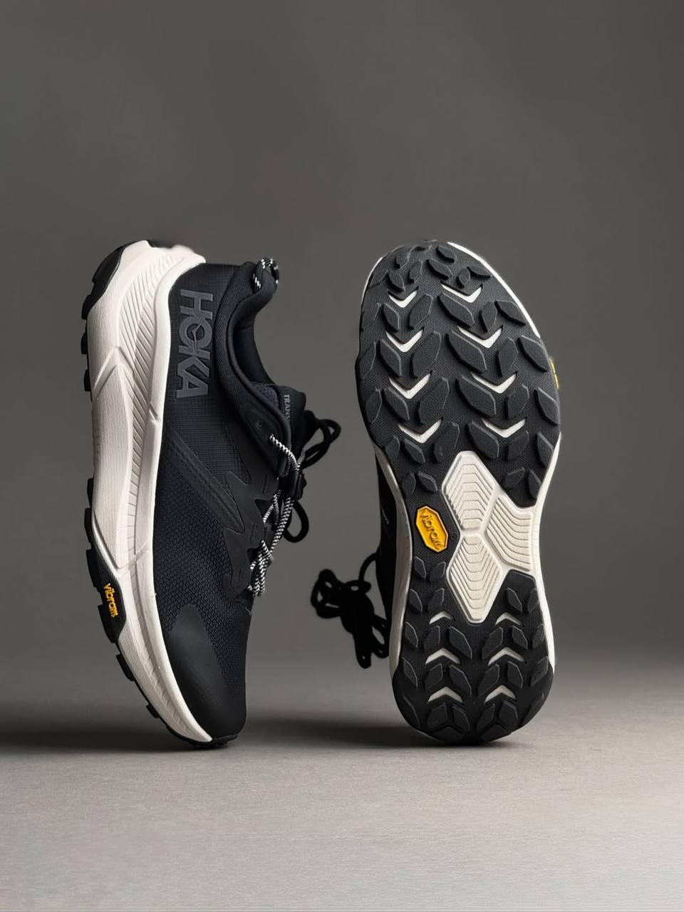 کفش هوکا ترنسپورت مشکی زیره سفید کد 16