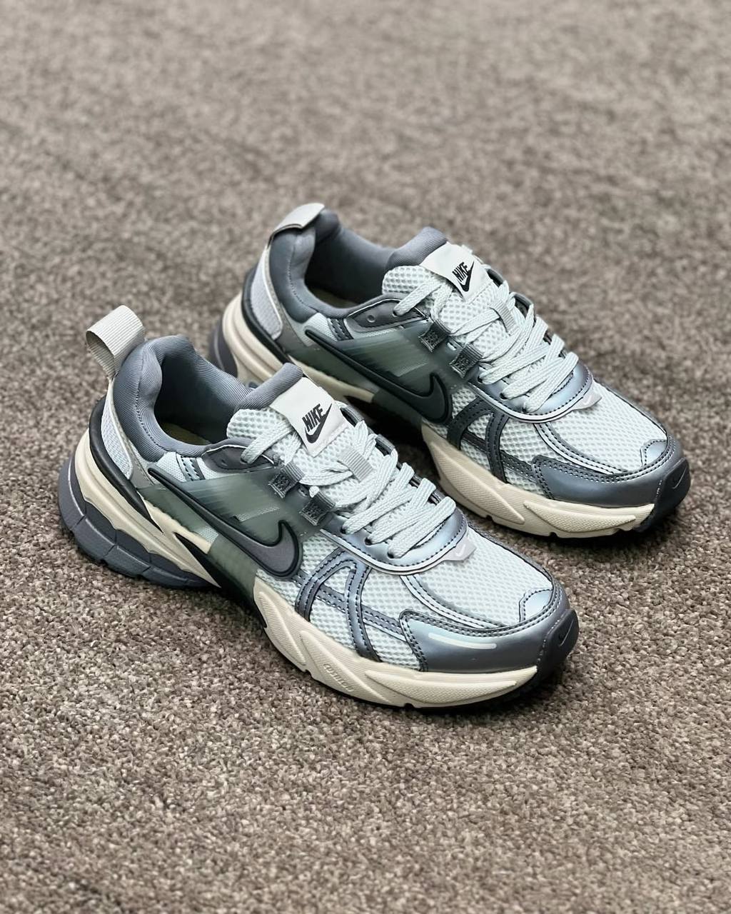  نایک وی تو کی ران Nike v2k run کد 11521