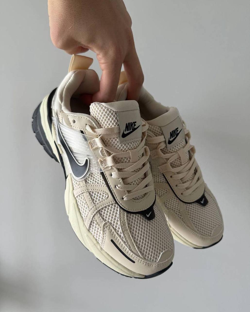  نایک وی تو کی ران Nike v2k run کد 599