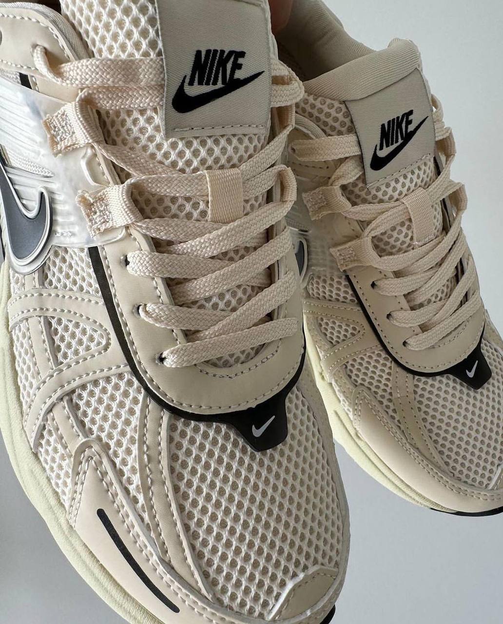  نایک وی تو کی ران Nike v2k run کد