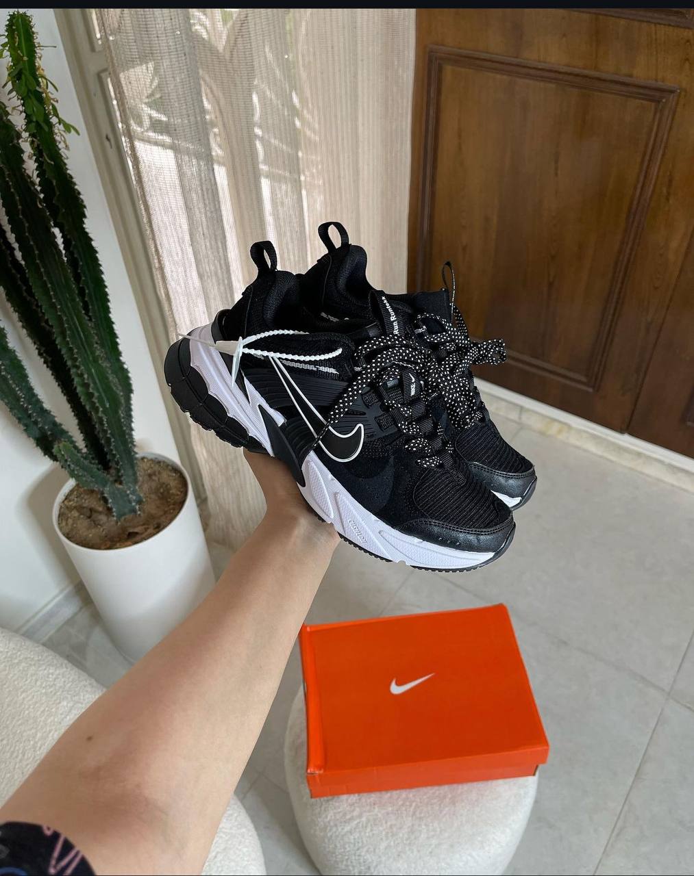  نایک وی تو کی ران Nike v2k run کد