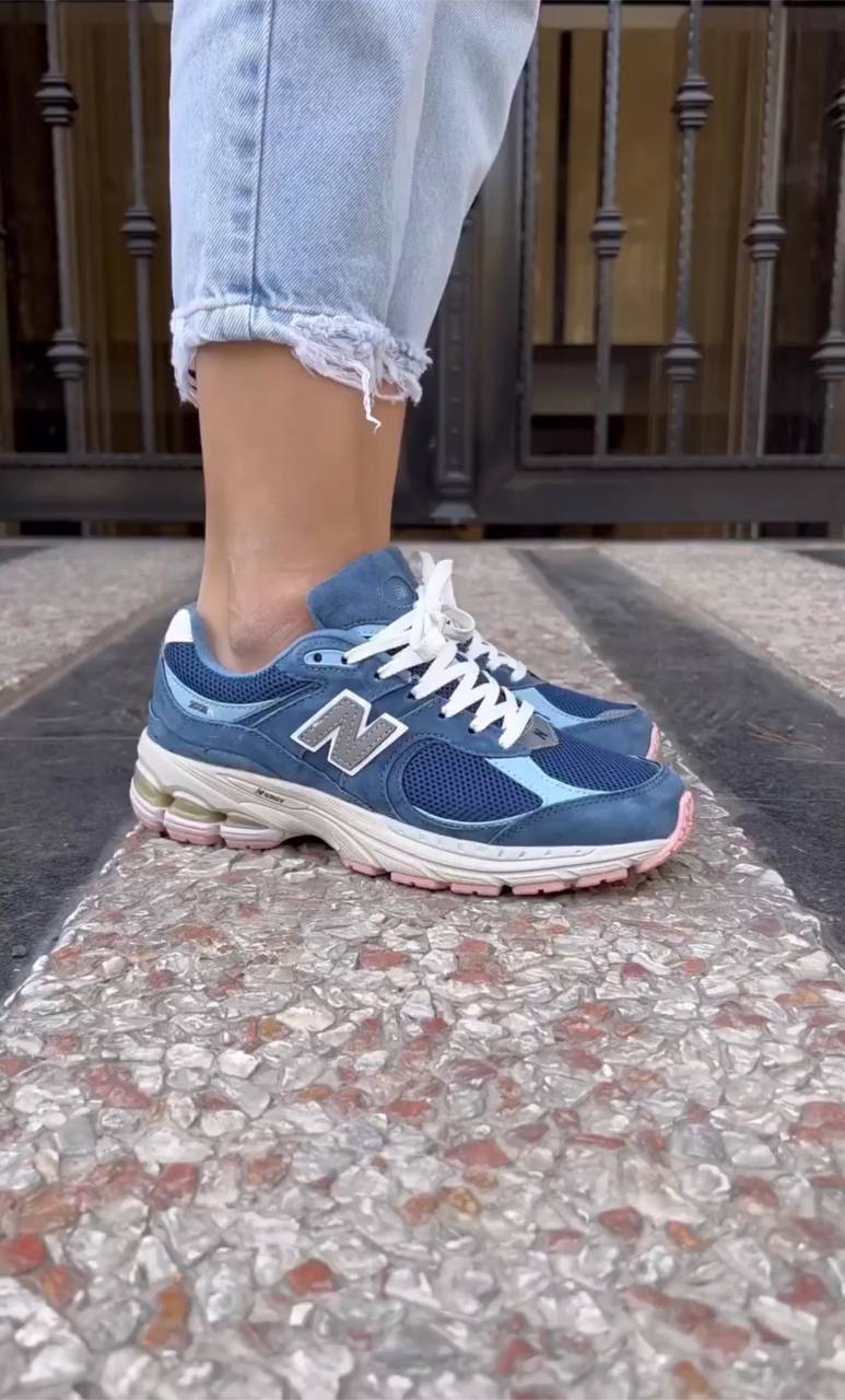 نیوبالانس ۲۰۰۲ آر Newbalance 2002r  کد